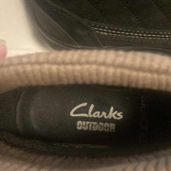 Clarks outdoor booties. Waterproof. Thinsulate. - Picture 2 of 4